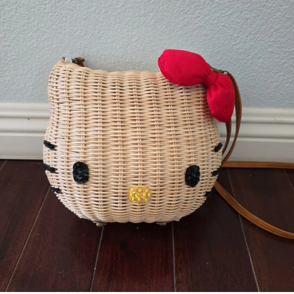 Hello kitty rattan bag
